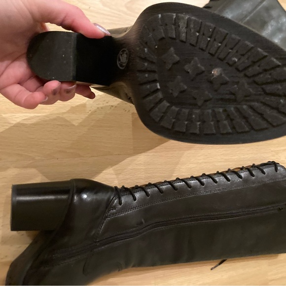 Women's Black Knee-High Boots - Picture 7 of 8